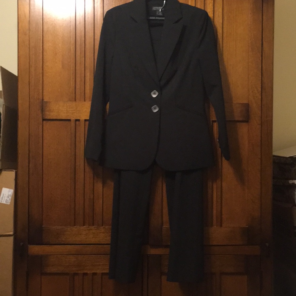 Gorgeous Classiques Entier women’s suit!